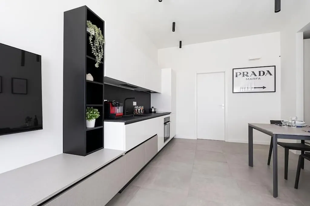 Appartamento Terra Di Milano - Scalo Farini 0*,  Italia